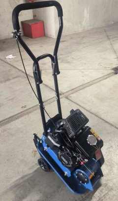 Location : plaque vibrante Location : plaque vibrante